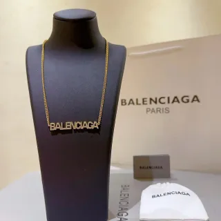 Balenciaga Logo Necklace Dorado Negro Con Dije Letras Texturizadas Pavé