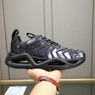 Balenciaga बैंगनी काला स्कल्प्टेड ज्योमेट्रिक सोल गैलेक्सी प्रिंट चंकी स्नीकर