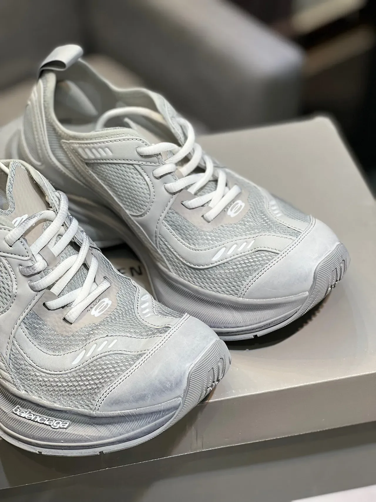 巴伦西亚加 Runner 浅灰色厚底运动鞋 8