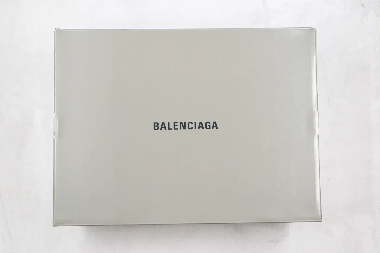 Balenciaga Runner Monochromatic Red Chunky Sneakers 10