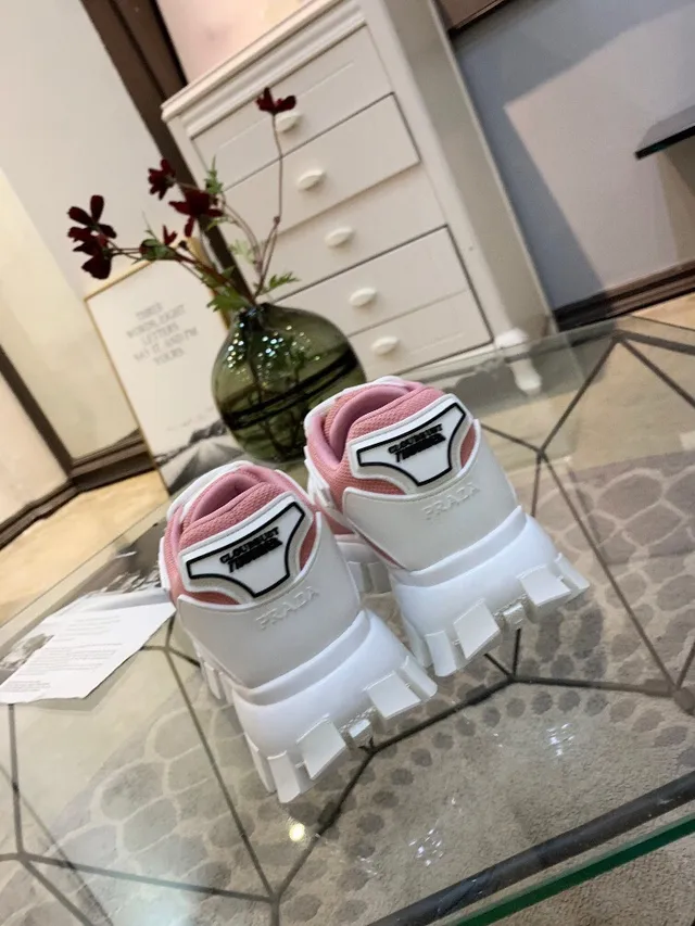 Balenciaga Track Trainer गुलाबी और सफेद चंकी स्नीकर 4