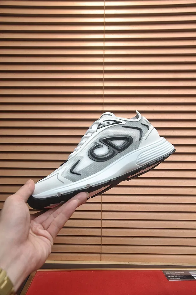 Balenciaga Tênis lifestyle branco preto oversized logotipo monograma tallado com costelas suela intermediária 5