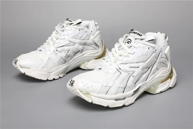 Balenciaga Chaussures chunky à semelle blanche transparente, construction en maille et overlay synthétique 5