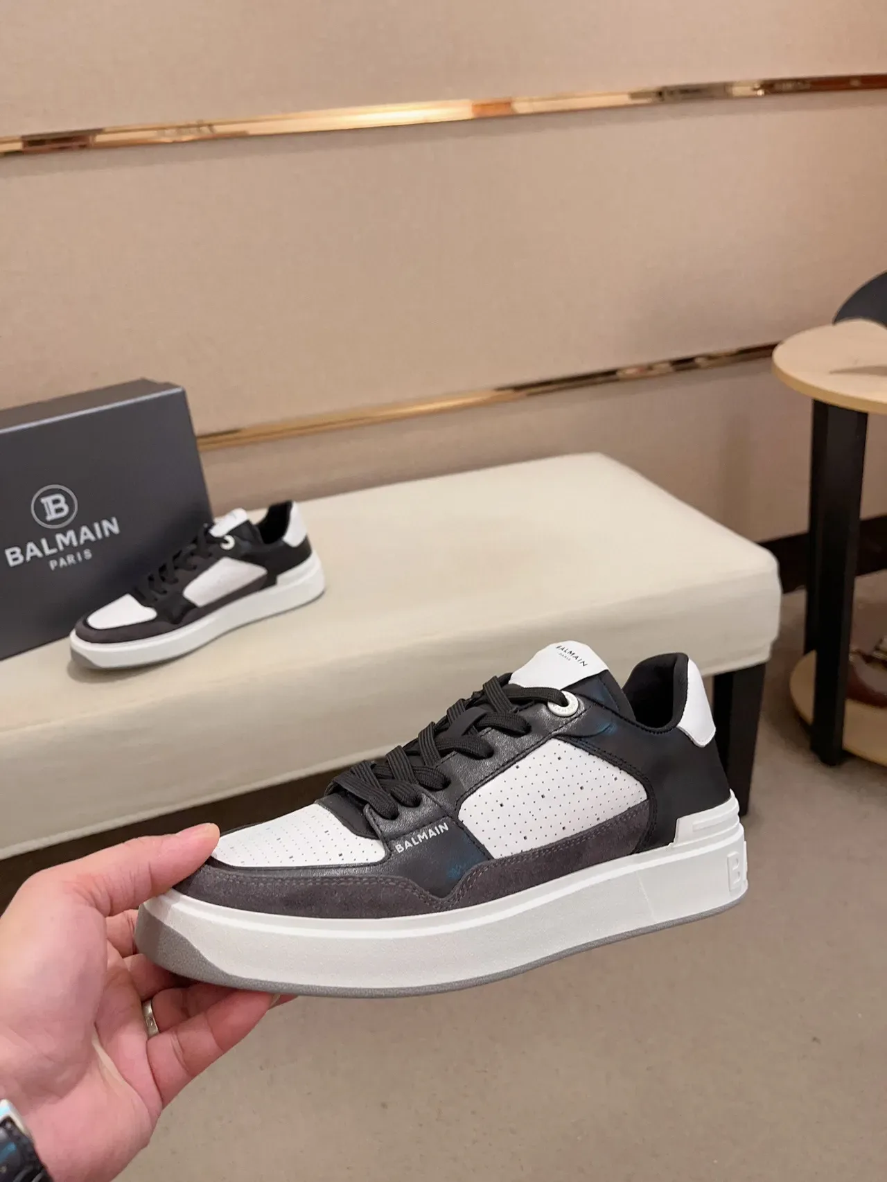 Balmain B-Court काला सफेद धूसर लाइफस्टाइल स्नीकर 3