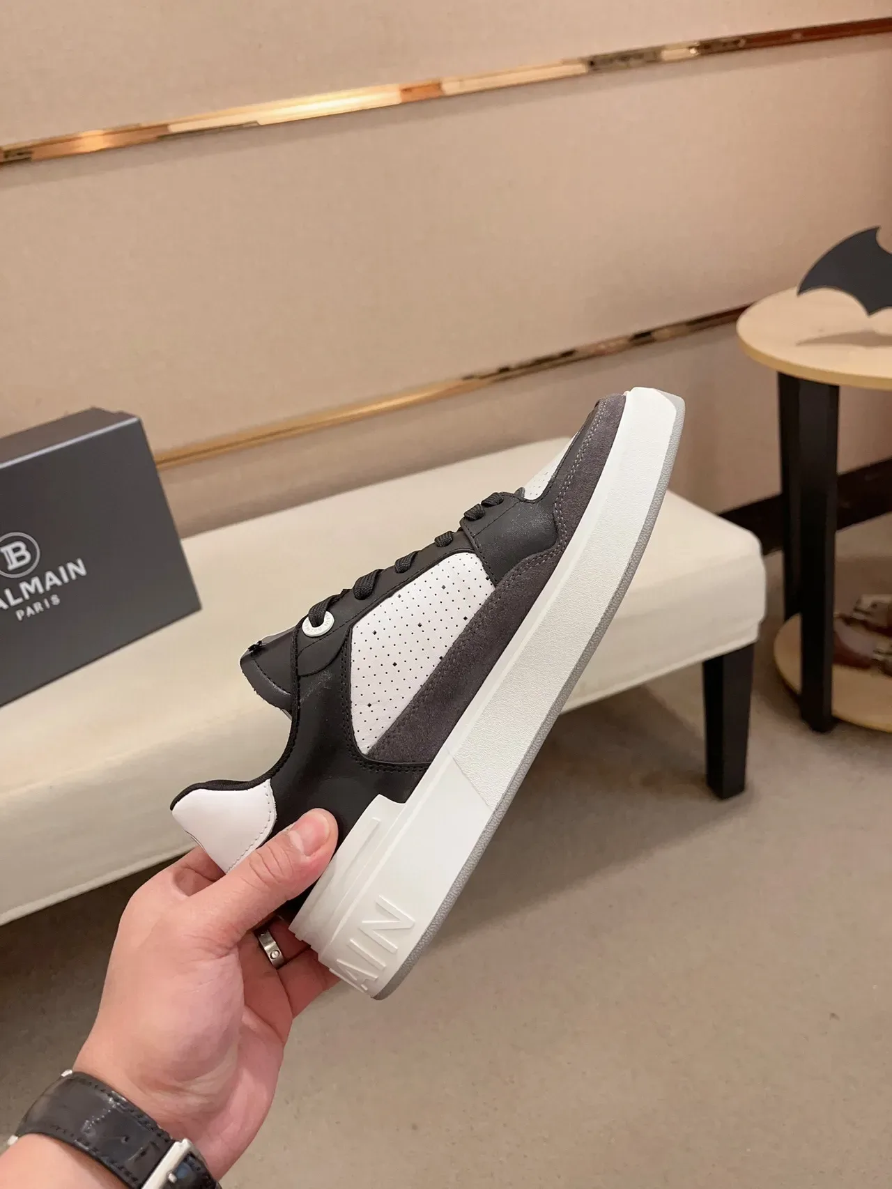 Balmain B-Court काला सफेद धूसर लाइफस्टाइल स्नीकर 5