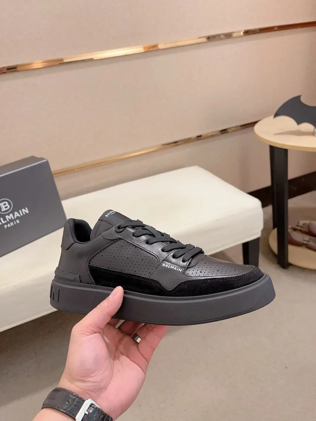 Balmain 黑灰 穿孔皮革麂皮尖头生活休闲运动鞋 4