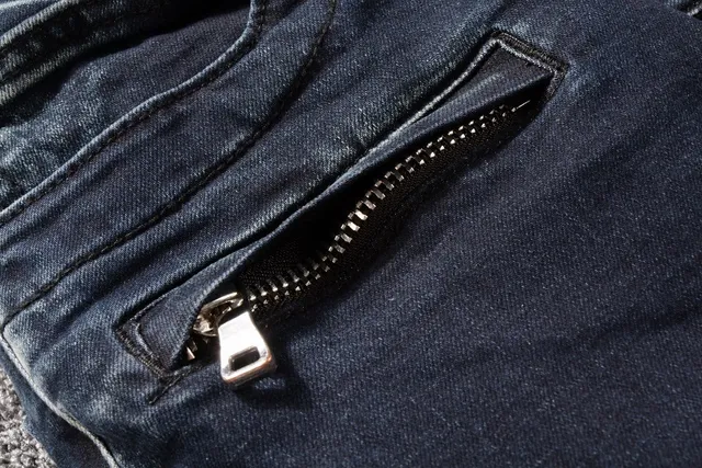 Balmain Jeans con paneles estilo moto y cremallera en los muslos 8