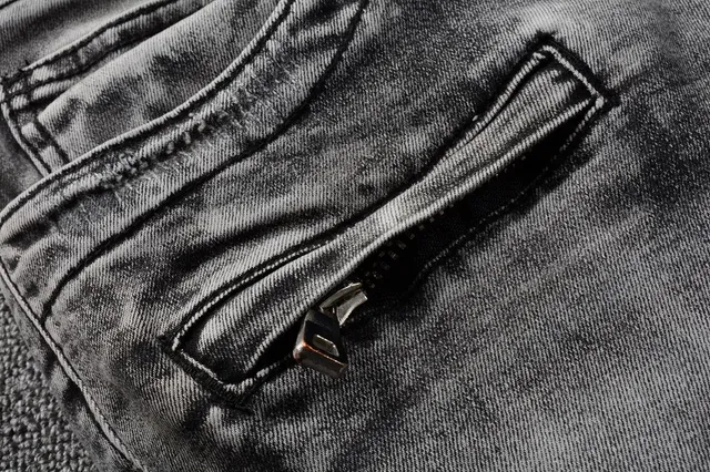 Balmain মোটো-স্টাইল distressed গ্রে জিন্স 10