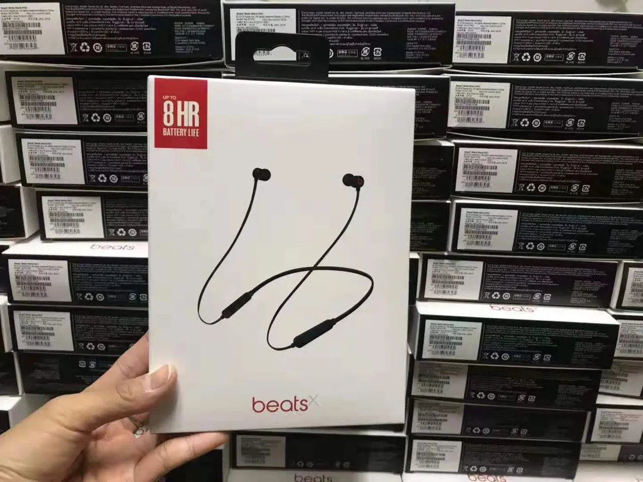 Beats BeatsX কালো নীল গলার ডিজাইন ঝুঁকে কানের কান্ড খেলার ইয়ারফোন 4