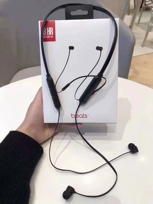 Beats BeatsX কালো নীল গলার ডিজাইন ঝুঁকে কানের কান্ড খেলার ইয়ারফোন 9