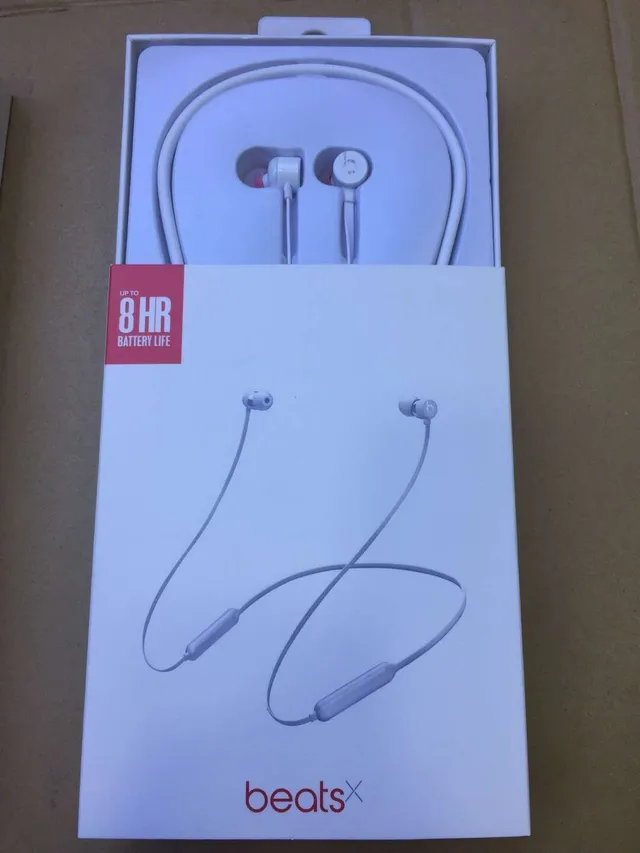 Beats BeatsX কালো নীল গলার ডিজাইন ঝুঁকে কানের কান্ড খেলার ইয়ারফোন 11
