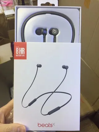 Beats BeatsX কালো নীল গলার ডিজাইন ঝুঁকে কানের কান্ড খেলার ইয়ারফোন 13