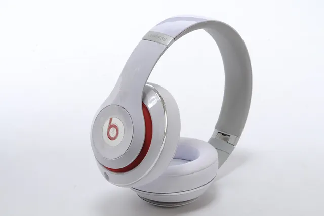 Beats 红色银色光泽塑料外壳圆形耳杯设计头戴耳机 21
