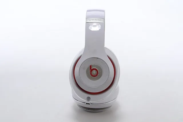 Beats 红色银色光泽塑料外壳圆形耳杯设计头戴耳机 22