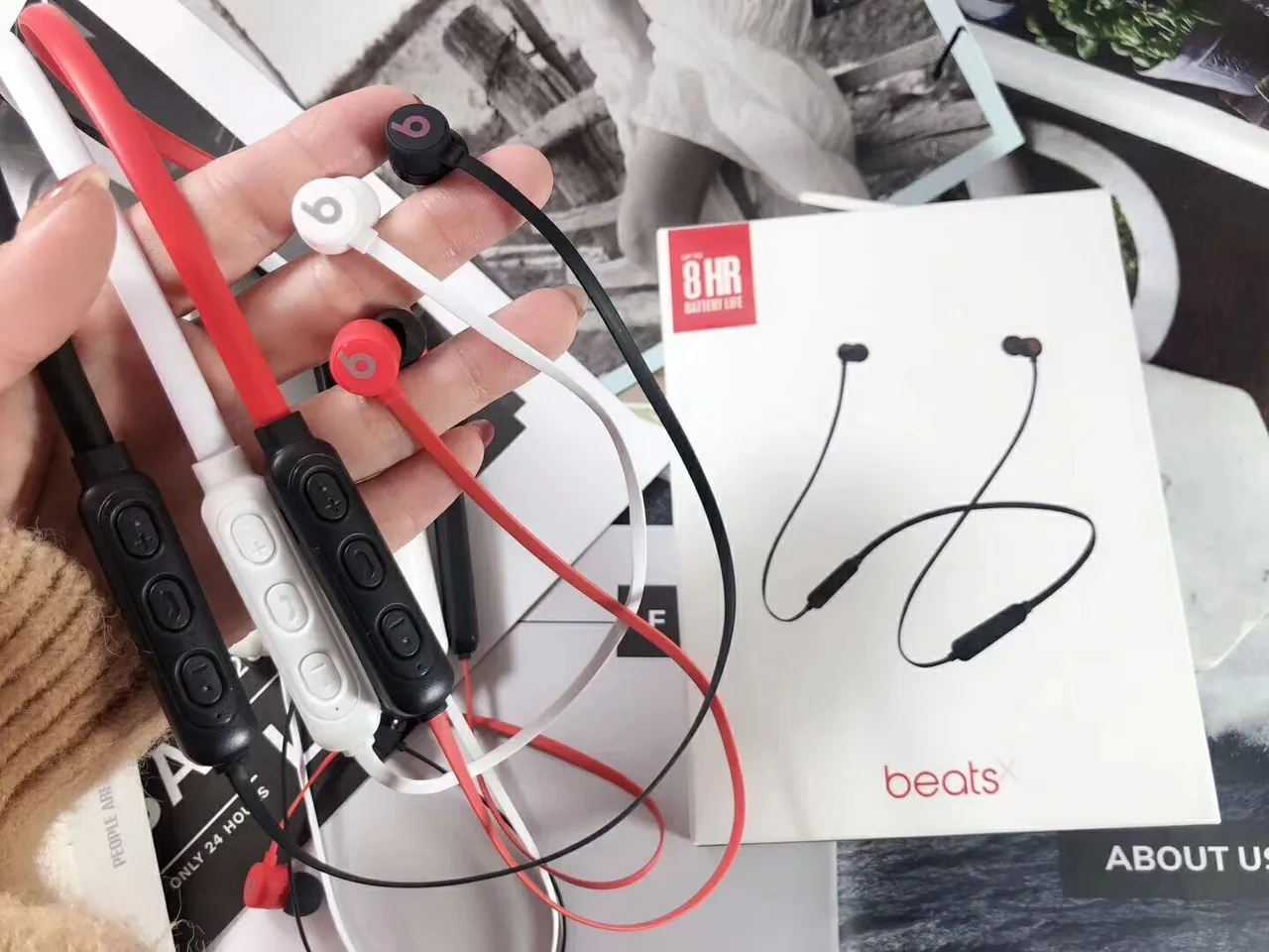 Beats X সাদা লাল গলা ব্যান্ড ডিজাইন নমনীয় তার স্পোর্টস ইয়ারফোন 6