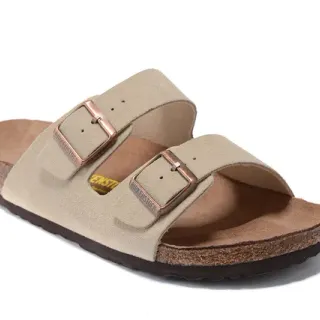 Birkenstock Arizona भूरा स्यूड-लाइक दो पट्टियों वाली कैजुअल सैंडल
