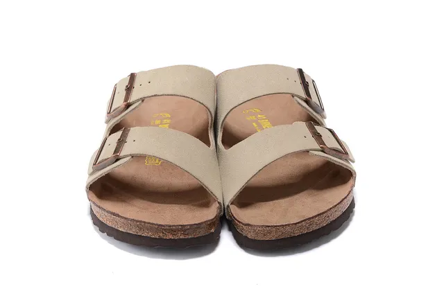 Birkenstock Arizona Sandália Casual de Camurça Bege com Duas Tiras 5