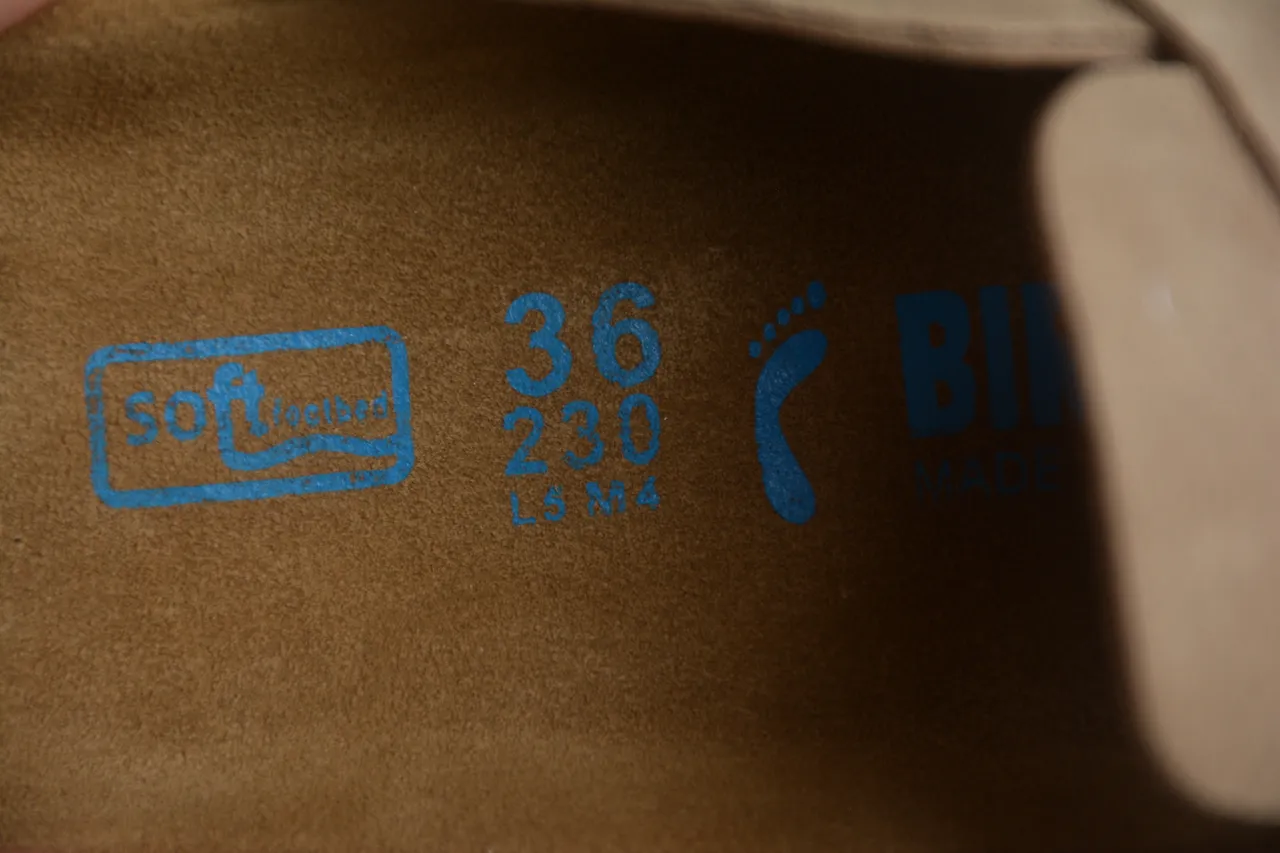Birkenstock Arizona बेज सूड एक पट्टा लकड़ी का जूता 4