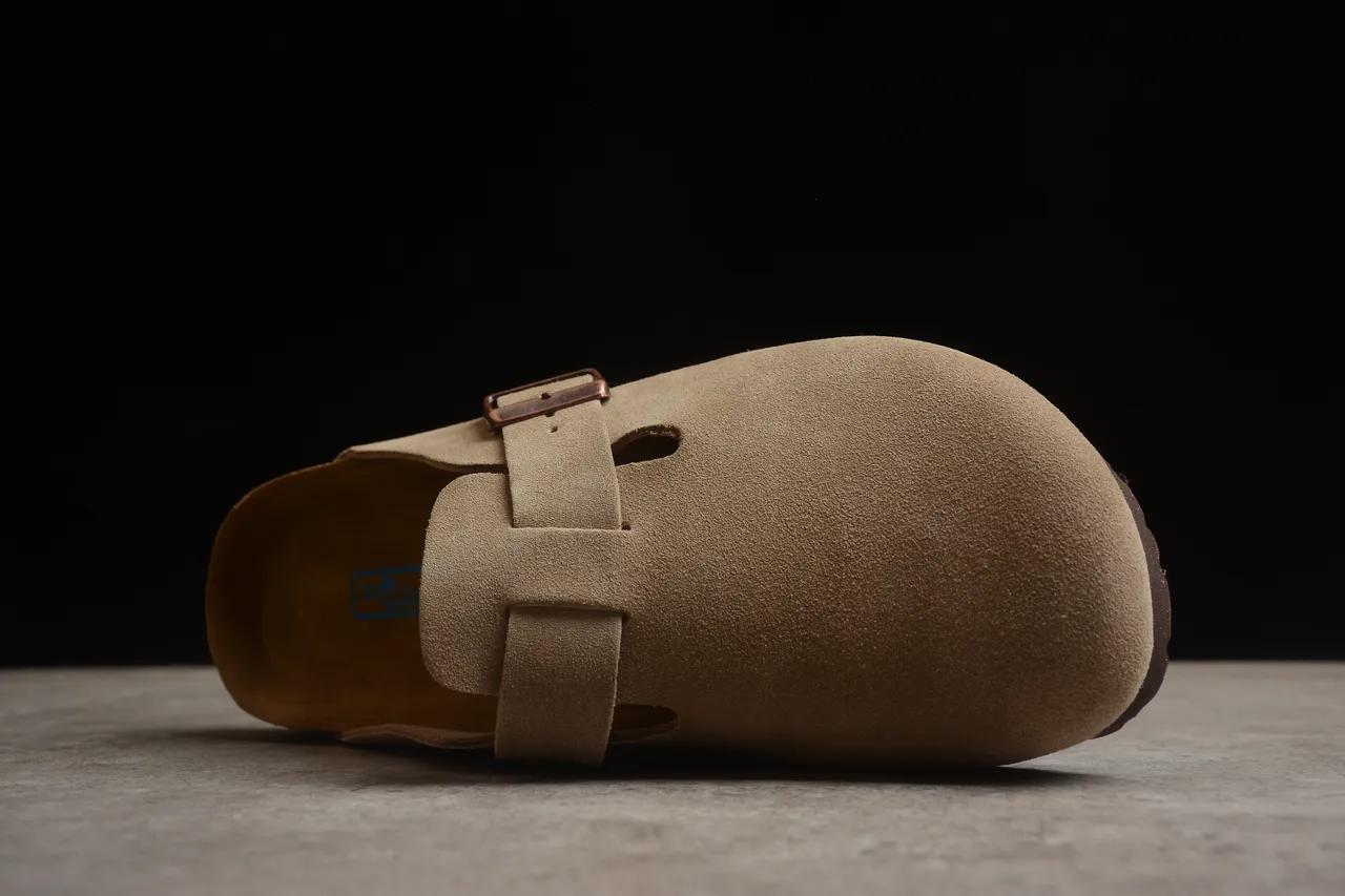 Birkenstock Arizona बेज सूड एक पट्टा लकड़ी का जूता 11