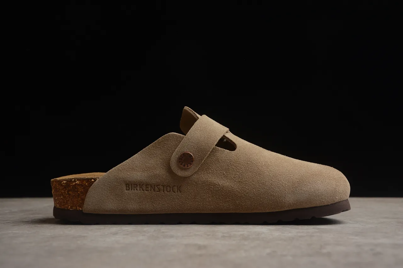 Birkenstock Arizona बेज सूड एक पट्टा लकड़ी का जूता 12