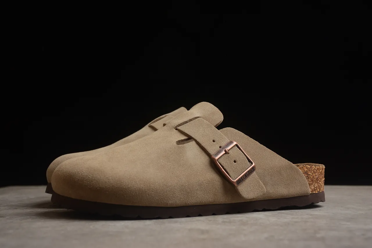 Birkenstock Arizona बेज सूड एक पट्टा लकड़ी का जूता 13