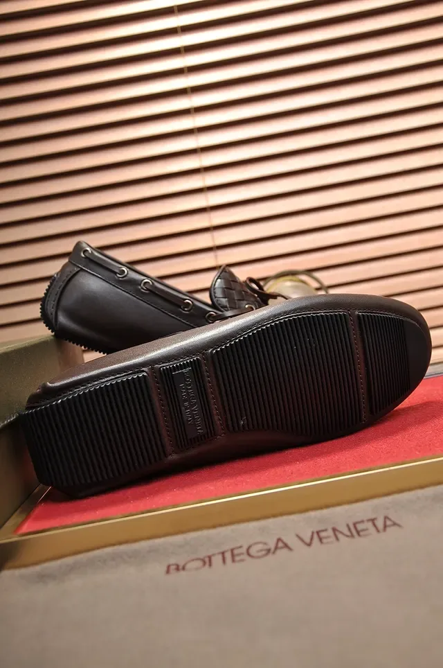 Bottega Veneta Andiamo بني إنتريتشياتو موسين 3