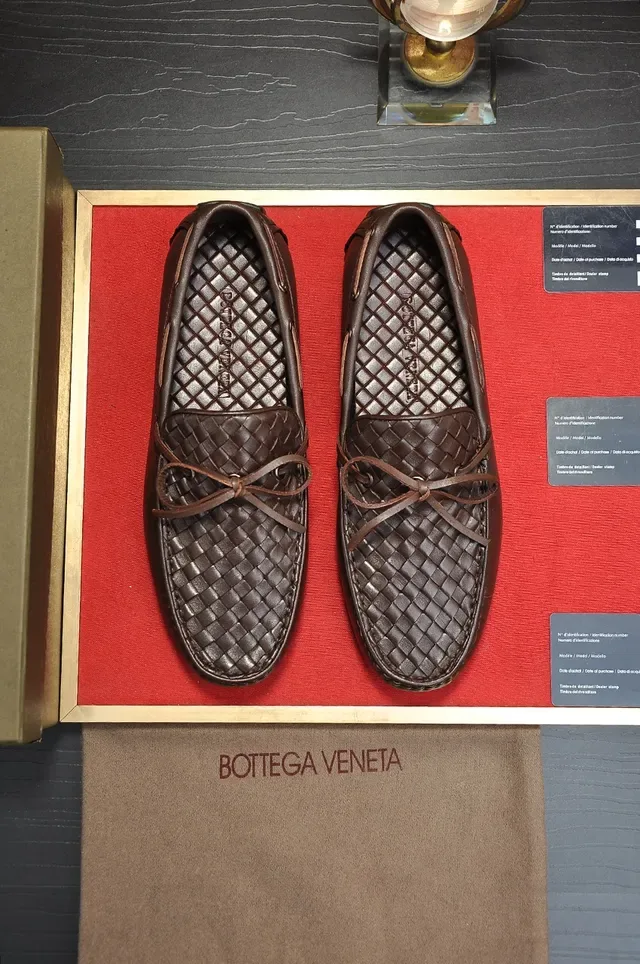 Bottega Veneta Andiamo بني إنتريتشياتو موسين 5