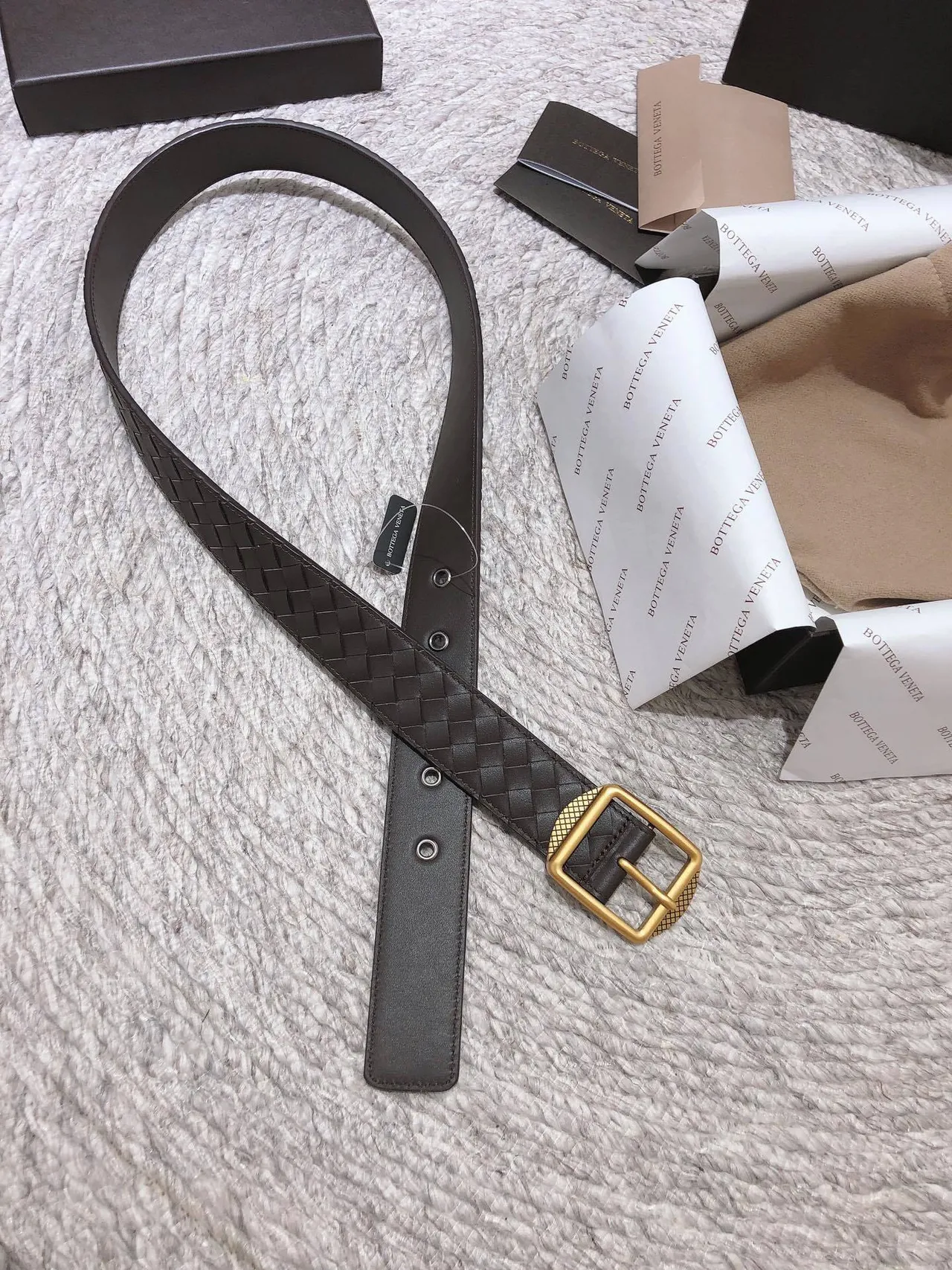 Bottega Veneta Cinto de Couro Marrom Dourado Intrecciato Tecido Retangular com Fivela 5