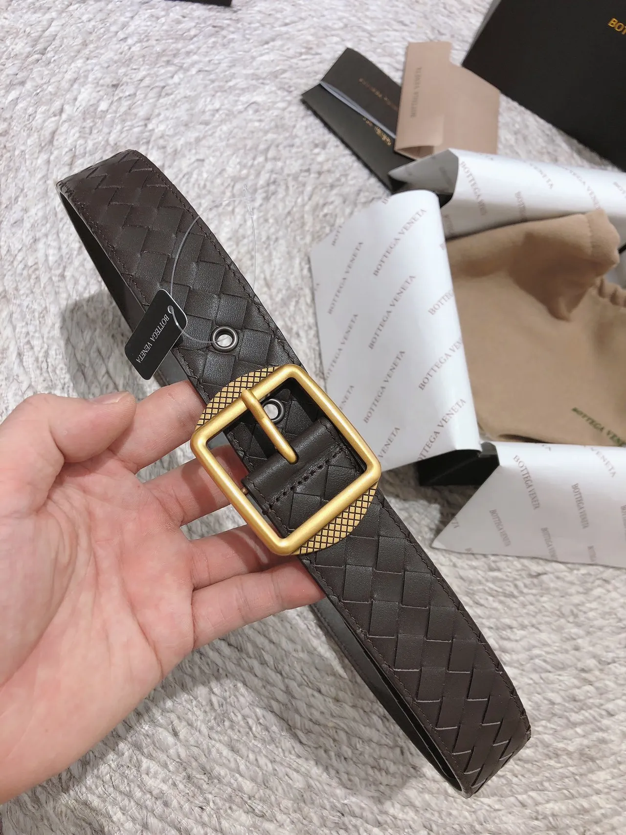 Bottega Veneta Cinto de Couro Marrom Dourado Intrecciato Tecido Retangular com Fivela 8