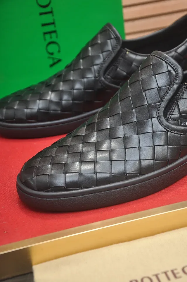 Bottega Veneta Cassette बुनावट Intrecciato काला लोफर्स 2