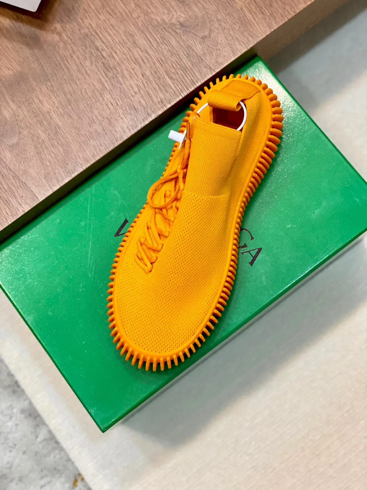 Bottega Veneta Speed Trainer Tênis Lifestyle Slip-On de Malha Amarela 2