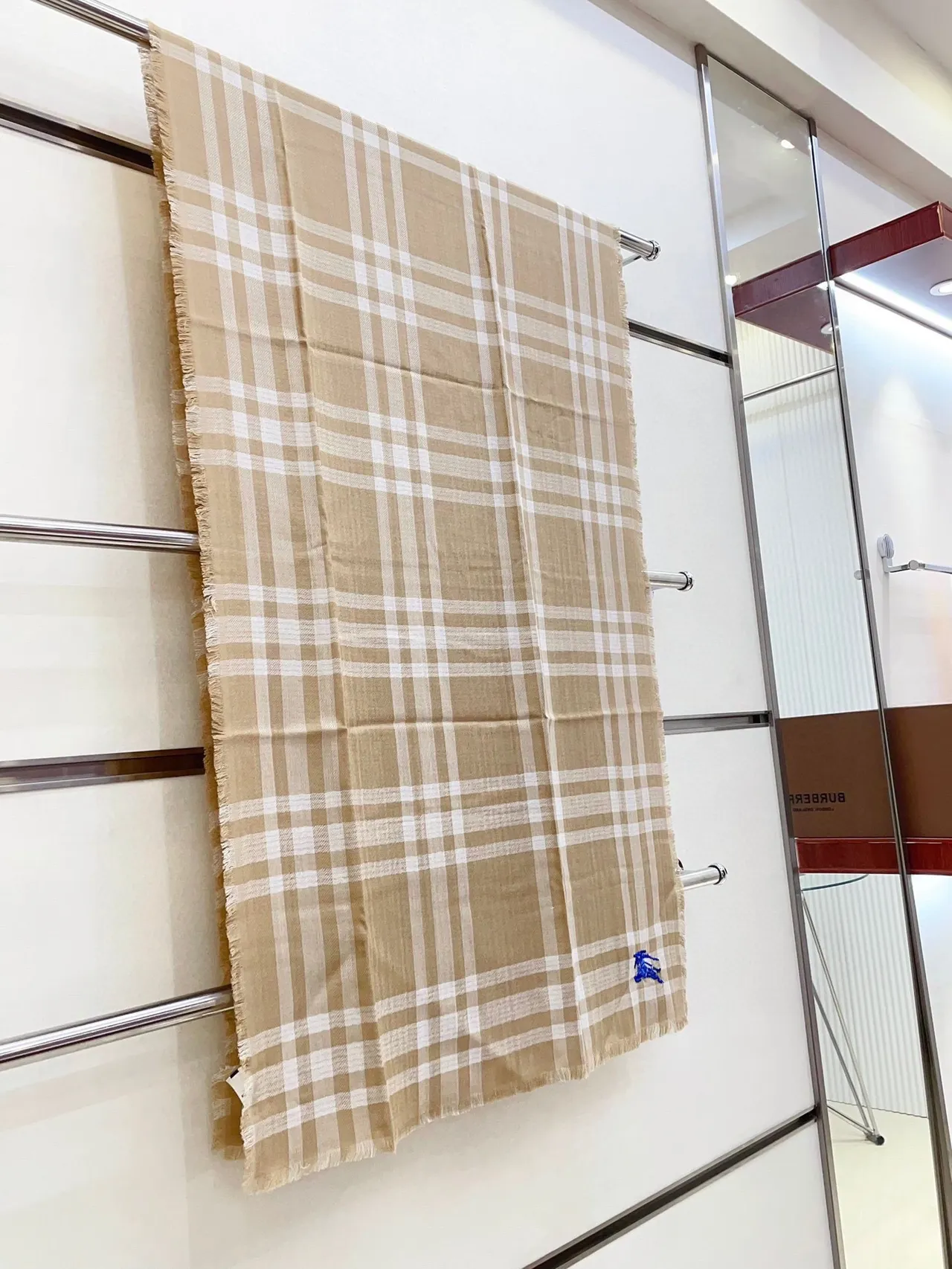 Burberry 米色白格纹流苏羊绒围巾 6