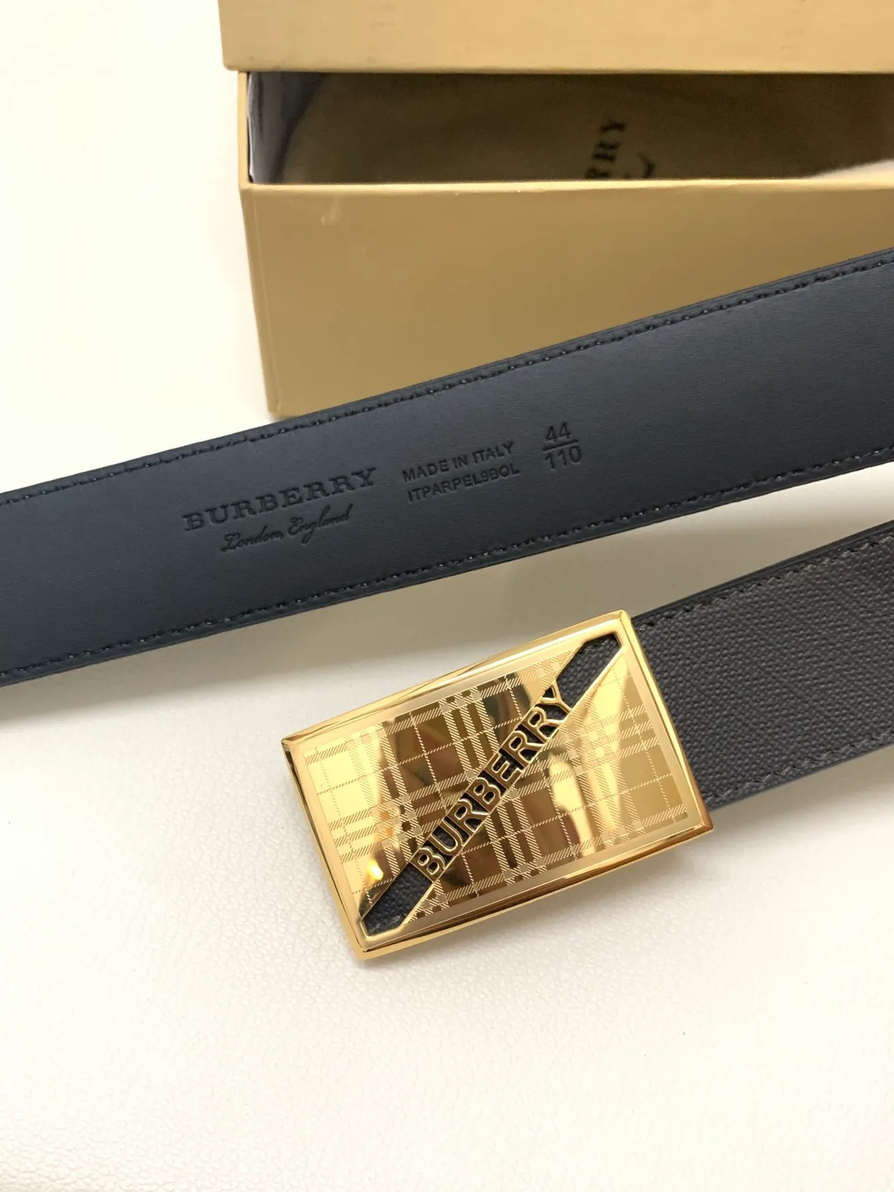 Burberry Black Gold Check-Patterned Strap Rectangular Buckle Leather Belt 5
