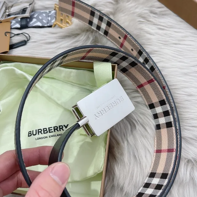 Burberry Noir Argenté Lisse Rectangulaire Boucle Cuir Ceinture 2