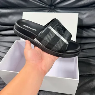 بيربري نايت تشيك ستراب سليبر