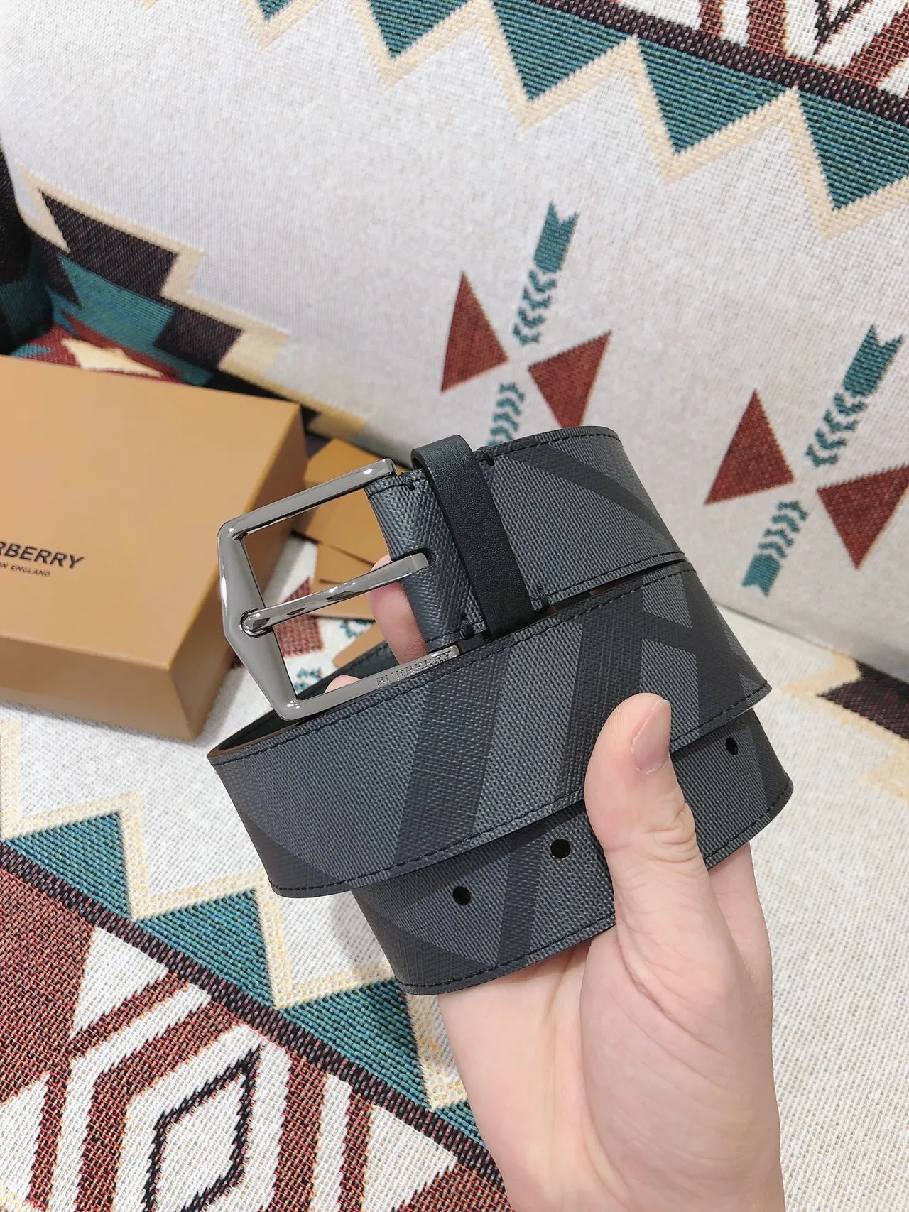 Burberry Knight ceinture en cuir à carreaux gris 2
