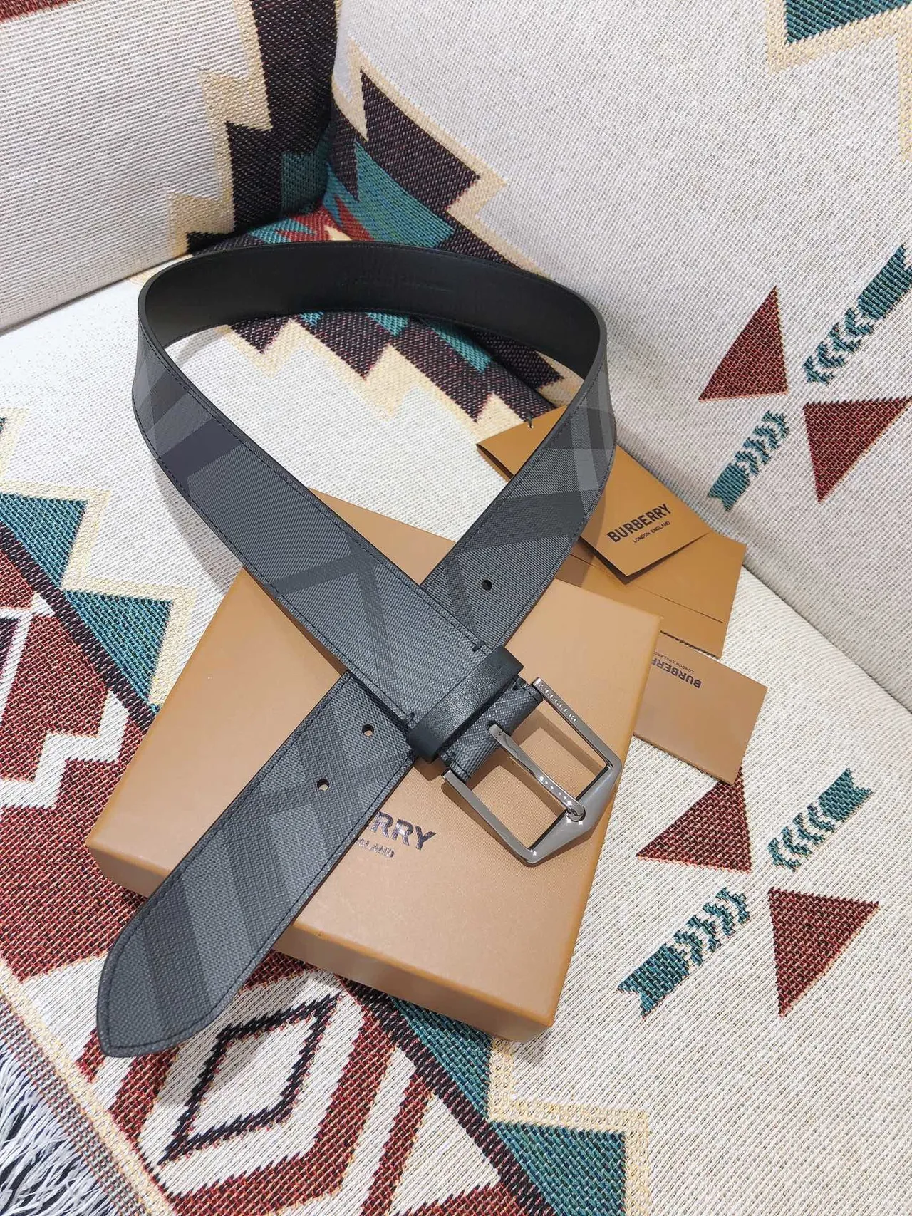 Burberry Knight ceinture en cuir à carreaux gris 4