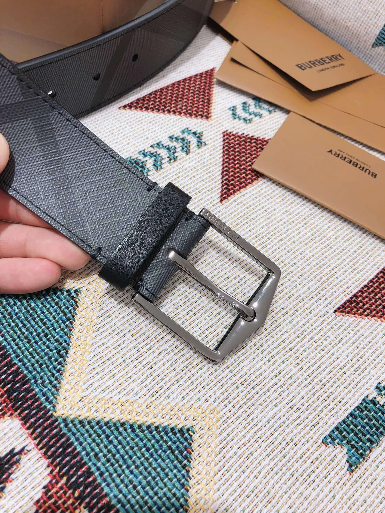 Burberry Knight ceinture en cuir à carreaux gris 6