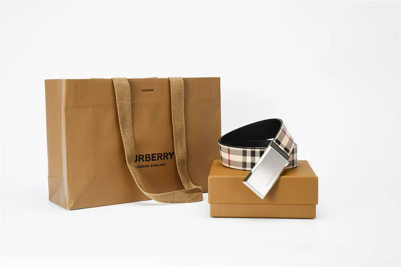 Burberry Knight Haymarket Check ceinture en cuir beige 5