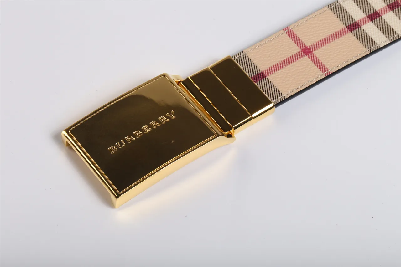 Burberry Knight House Check Cinturón de cuero beige 3