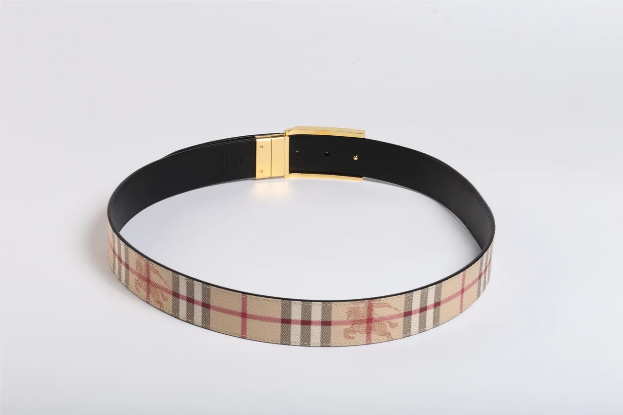 Burberry Knight House Check Cinturón de cuero beige 6