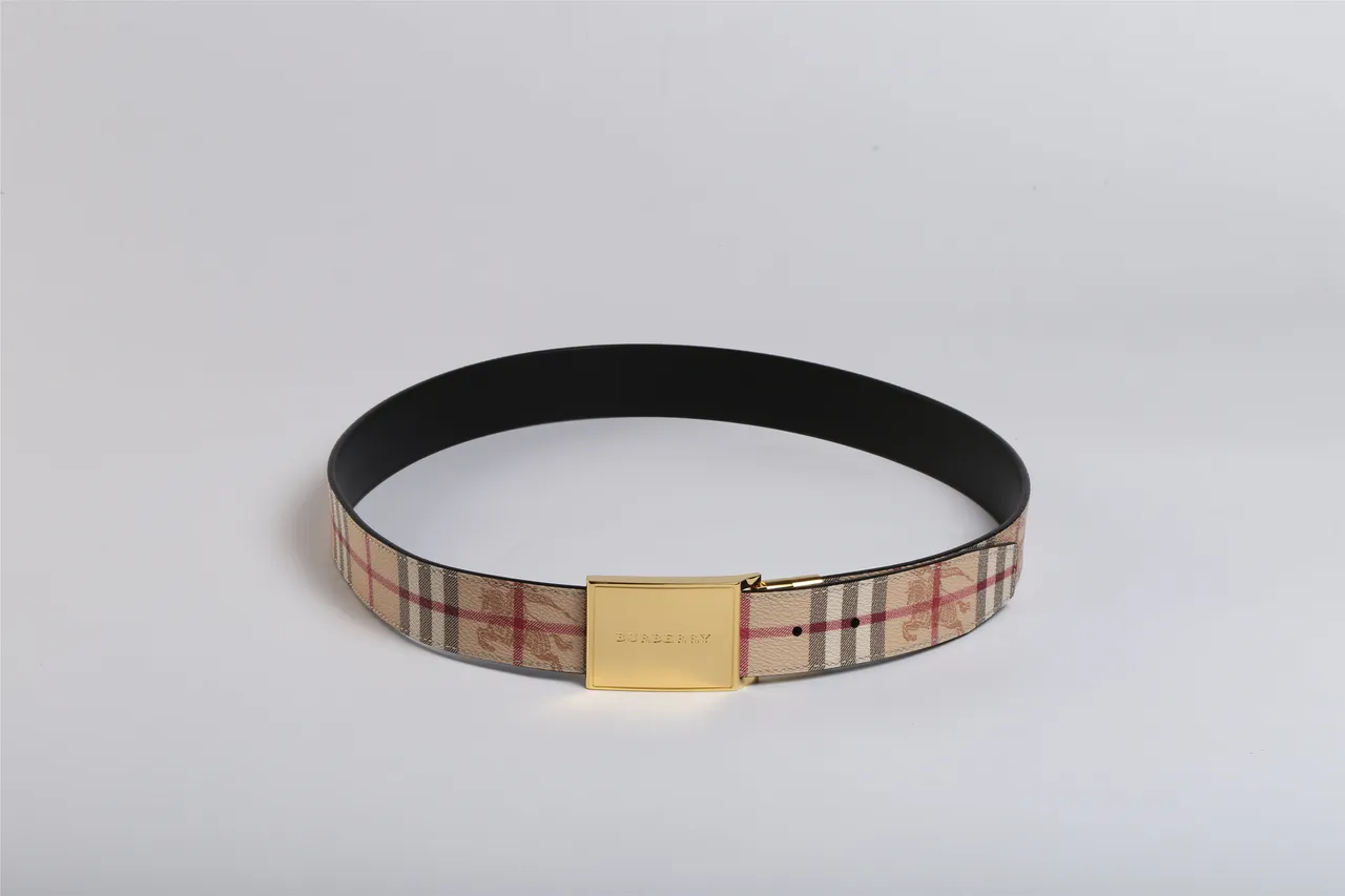 Burberry Knight House Check Cinturón de cuero beige 8