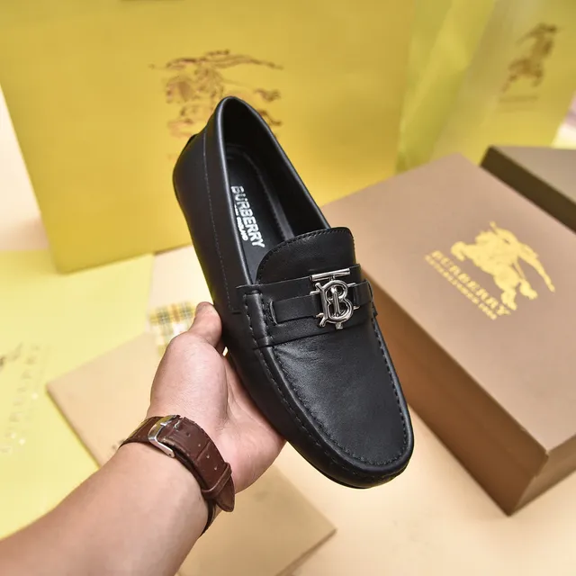 Burberry Knight Loafer Mocassins en Cuir Noir Slip-On 6