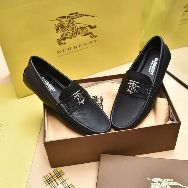 Burberry Knight Loafer Mocassins en Cuir Noir Slip-On 8