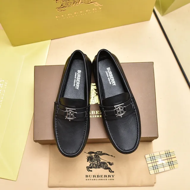 Burberry Knight Loafer Mocassins en Cuir Noir Slip-On 9