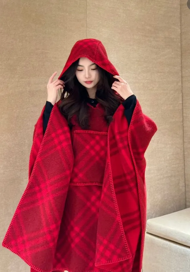 Burberry Knight Red Check Shawl 3