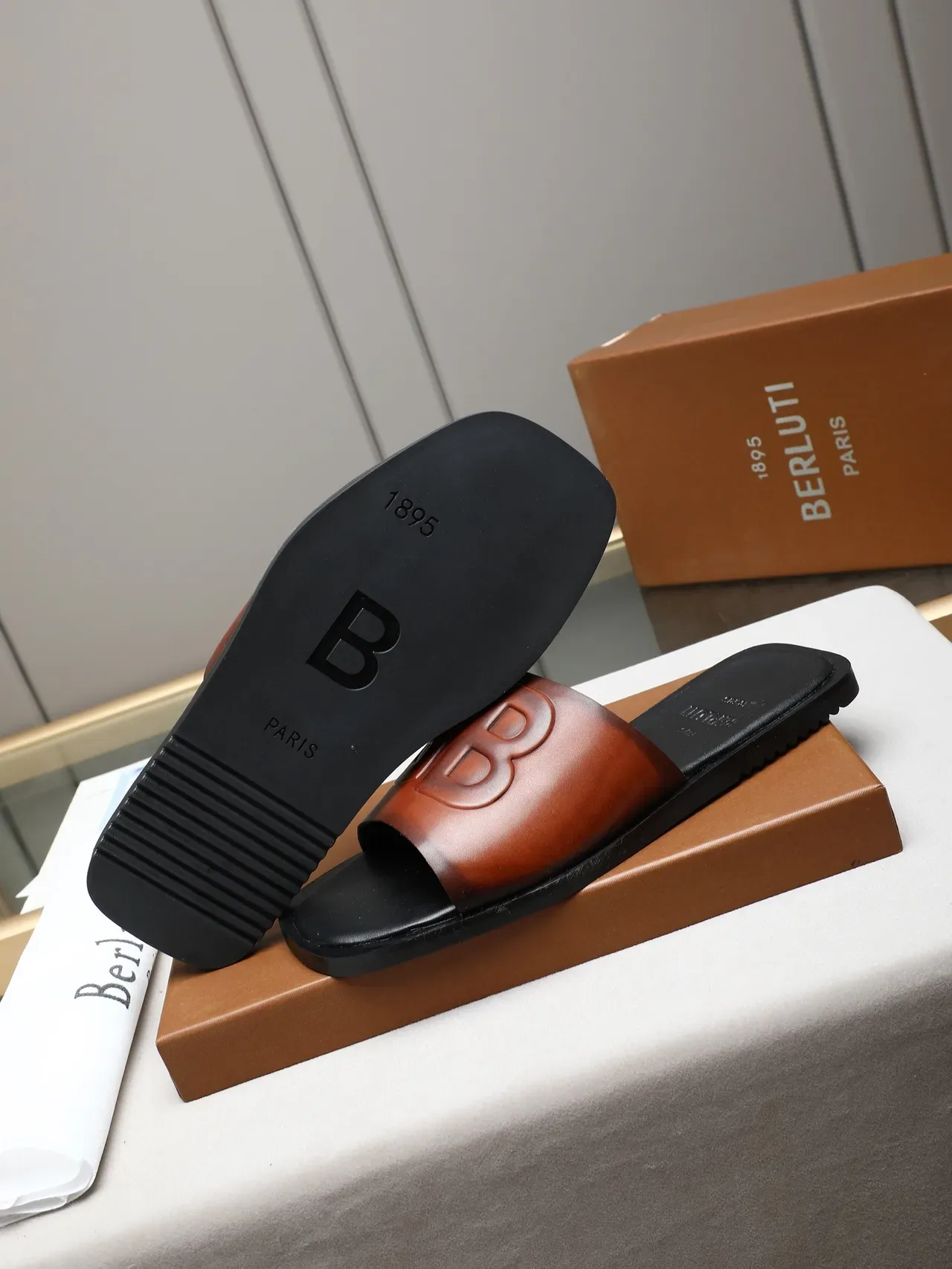 Burberry Logo Slide काला भूरा नीला ग्रेडिएंट स्लिपर्स 7