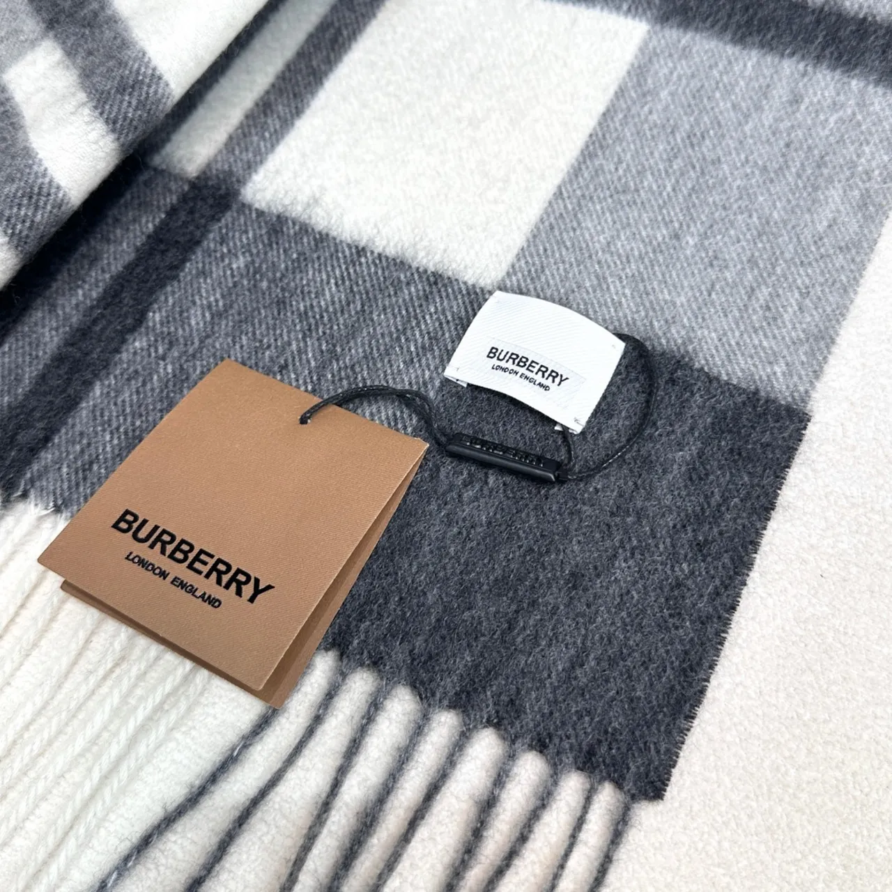 Burberry Nova Check Black White Gray Cashmere 围巾 3