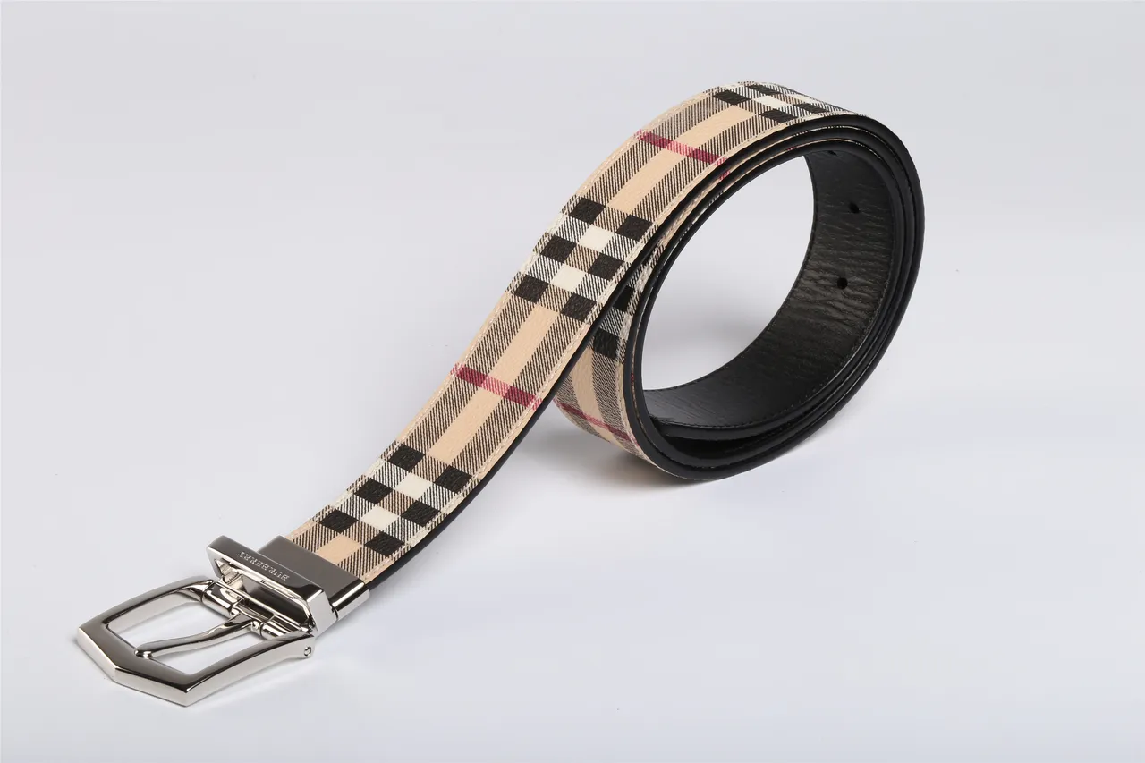 Burberry Reversible Nova Check Beige and Black Leather Belt 4