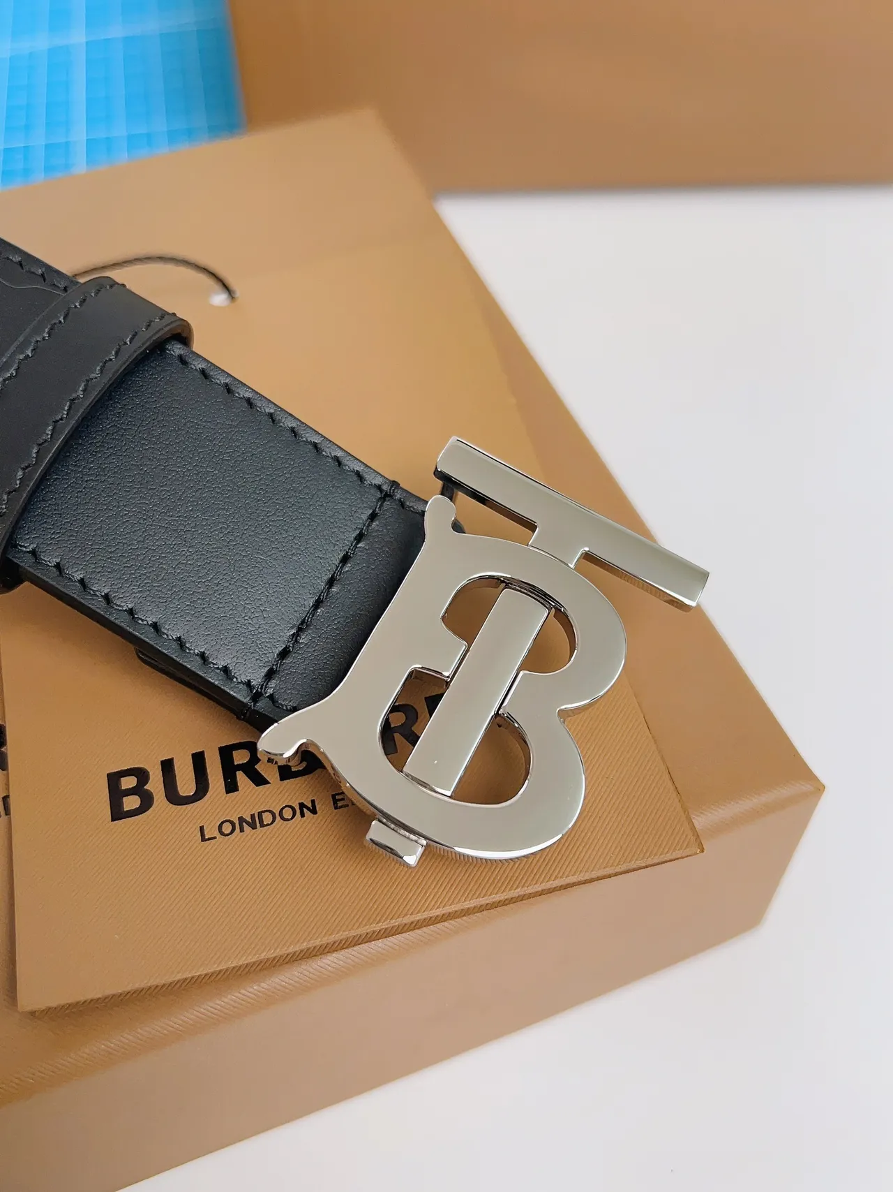 Burberry TB Monogram حزام جلد أسود 5
